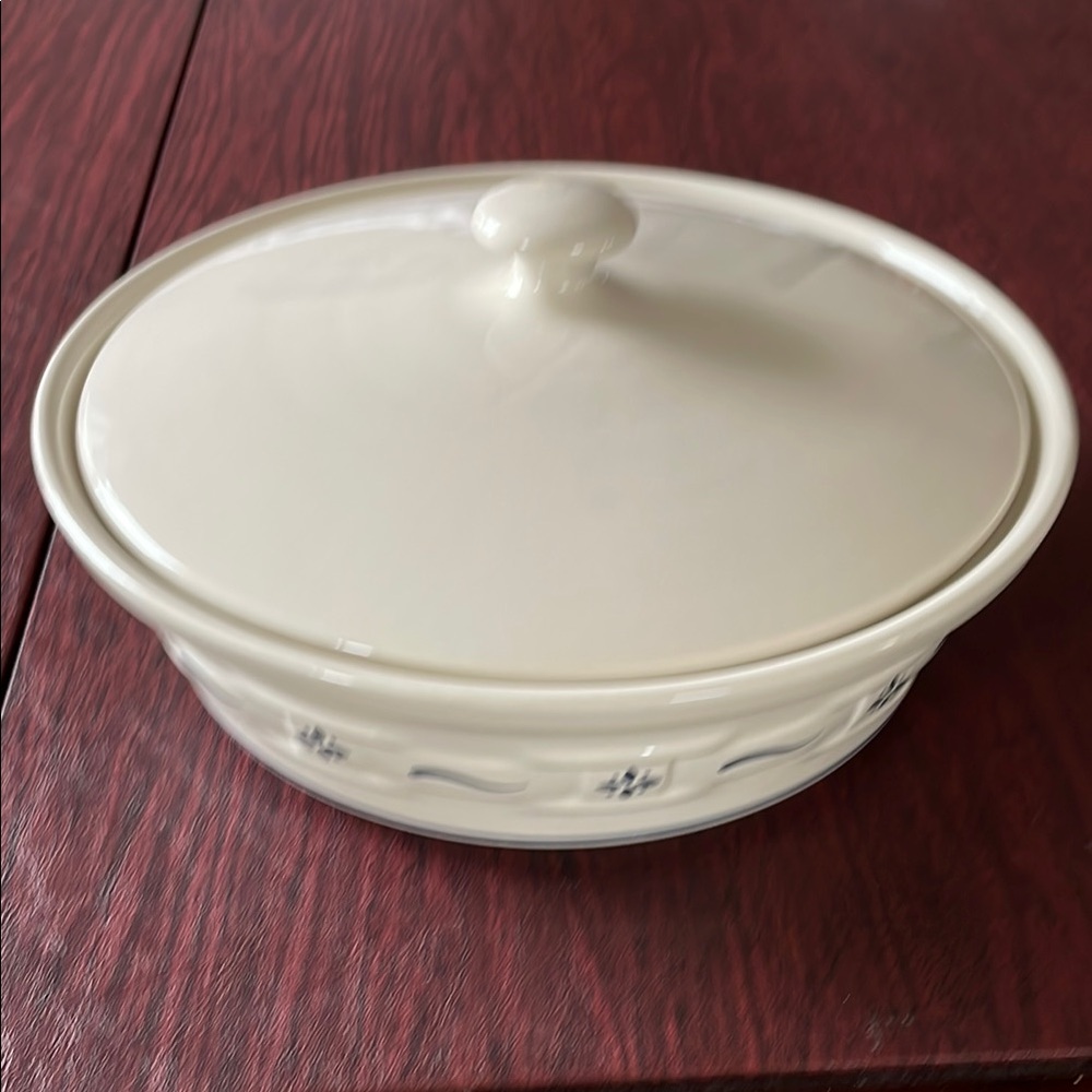 Longaberger Woven Traditions 2 Quart Covered Casserole Dish in Heritage Blue